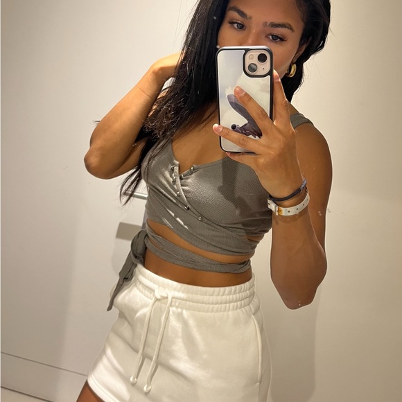 Beautiful adjustable cropped wrap top size small/medium - Picture 2 of 3